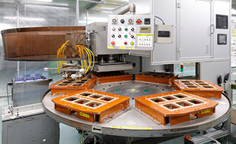 粘着テープ裁断包装工程